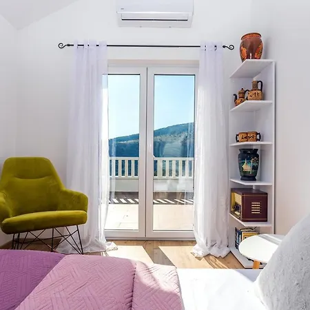 Kampanel With Private Pool,7km From Sandy Beach Villa Tugare