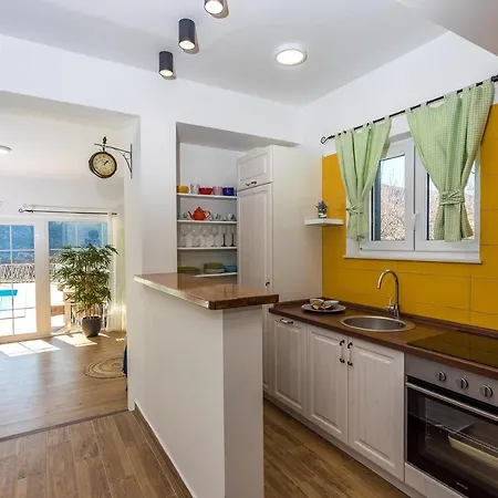 Kampanel With Private Pool,7km From Sandy Beach *