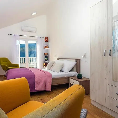 빌라 Kampanel With Private Pool,7km From Sandy Beach *